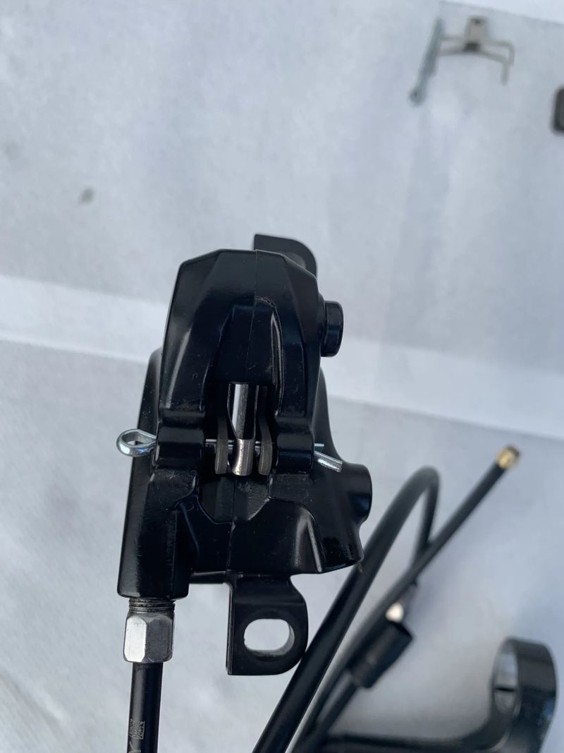Hydraulické kotoučové brzdy Shimano MT200