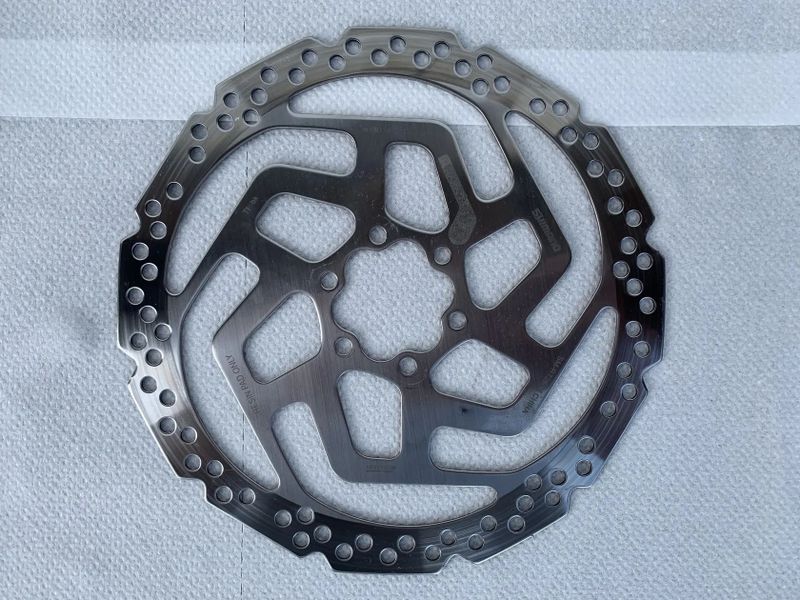 Hydraulické kotoučové brzdy Shimano MT200