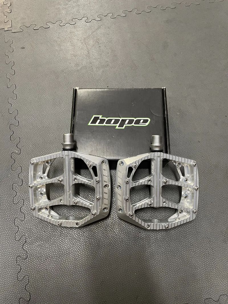 Hope F20