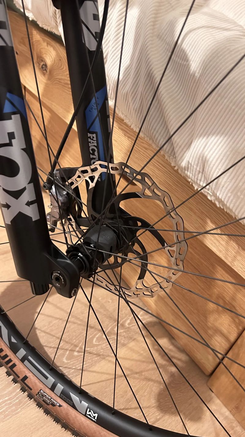 Celoodpružené kolo Pivot SwitchBlade Pro XT/XTR, Blue 