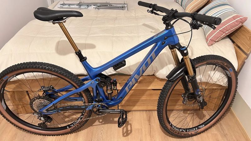Celoodpružené kolo Pivot SwitchBlade Pro XT/XTR, Blue 
