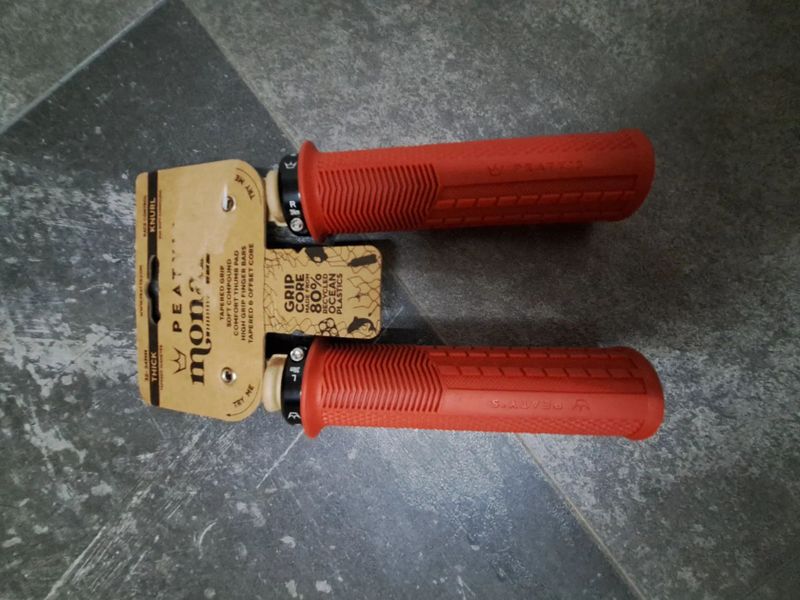 Gripy Peaty's Monarch Knurl Thick
