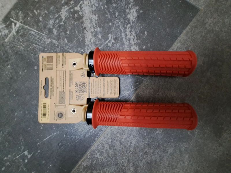 Gripy Peaty's Monarch Knurl Thick