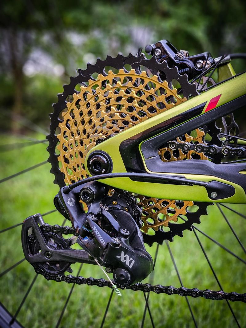 Pivot Switchblade