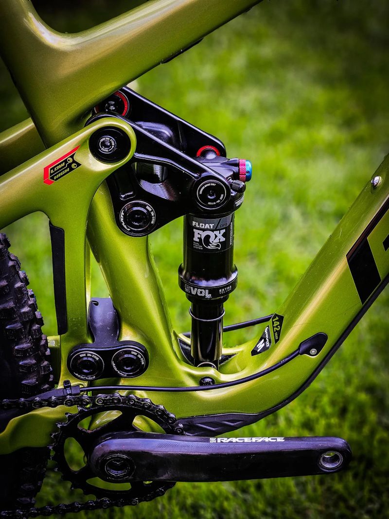 Pivot Switchblade