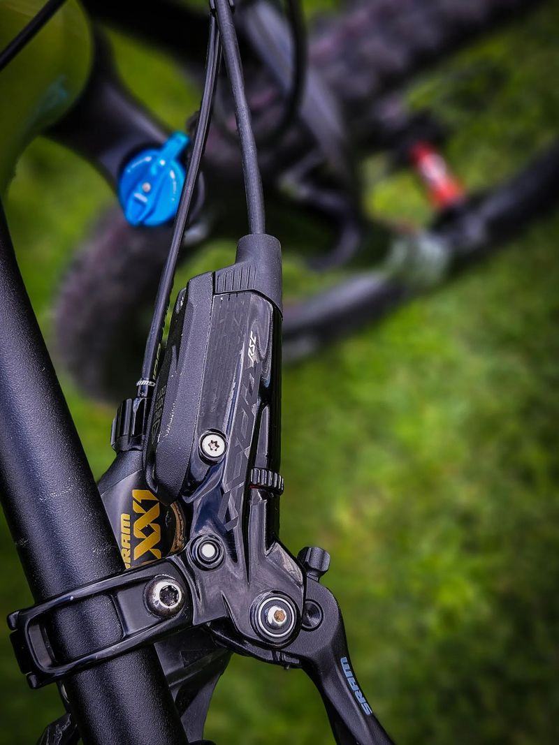 Pivot Switchblade