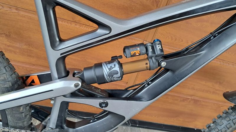 karbonové enduro YT Industries CAPRA CF Pro Race Enduro Virtual 4 Link vel.L pro 170-185cm