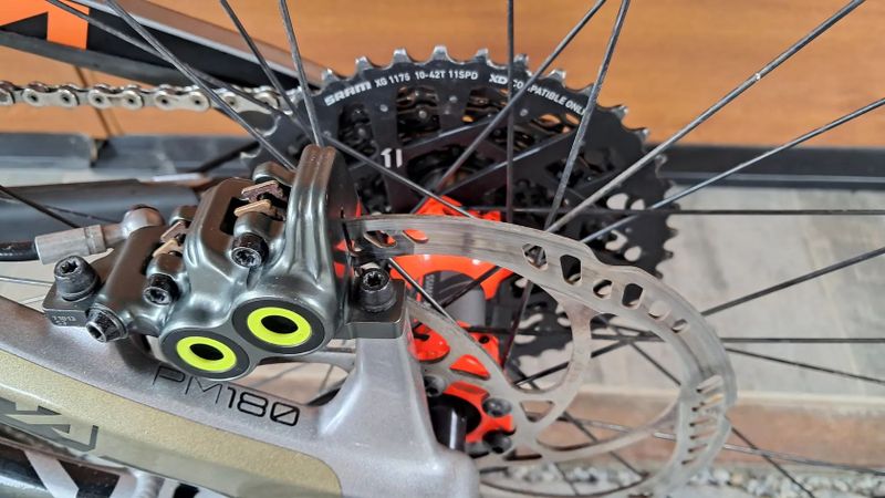 karbonové enduro YT Industries CAPRA CF Pro Race Enduro Virtual 4 Link vel.L pro 170-185cm