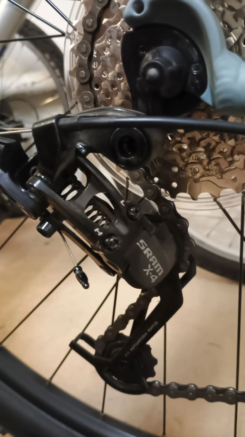 Fuji 29" Satin grey - najeto 80km a v záruce