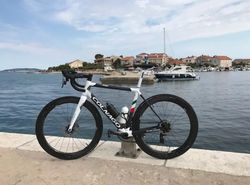 Prodám Colnago C64 s koly ENVE SES 4.5 AR, wattmetrem, kokpit Deda Alanera