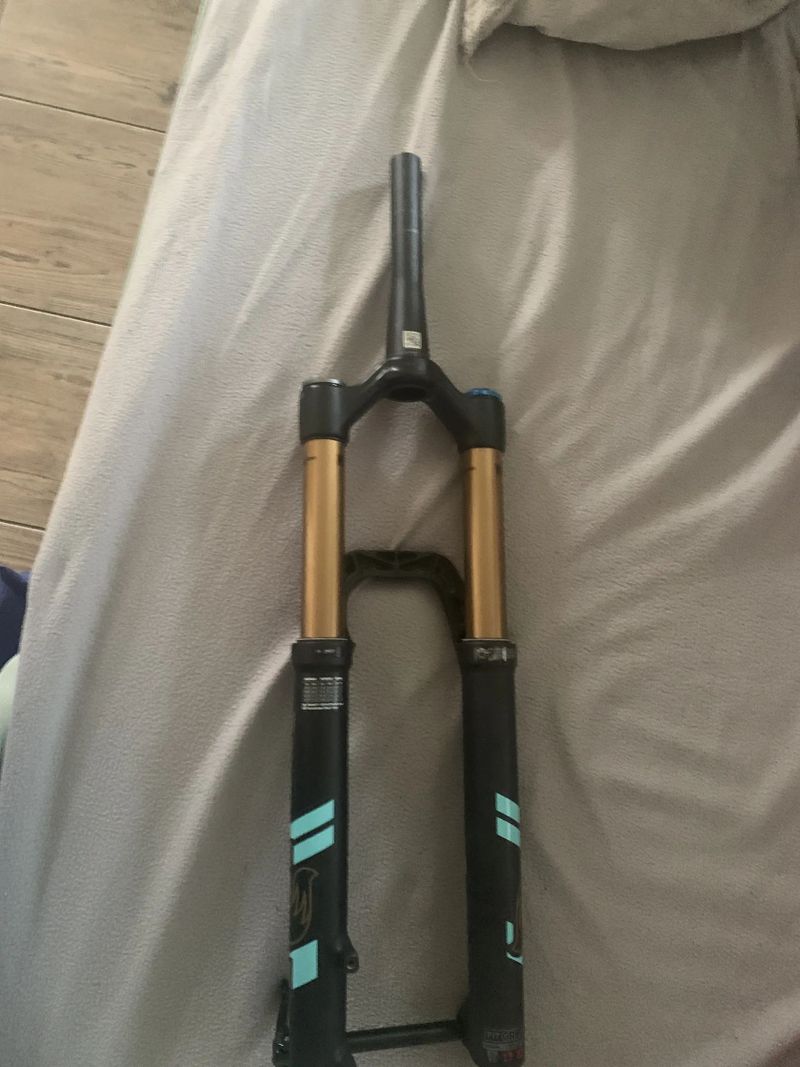Fox 36 grip 2 