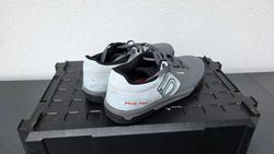 Five-ten freeriderpro 46 , kestrel boa 44 1/2