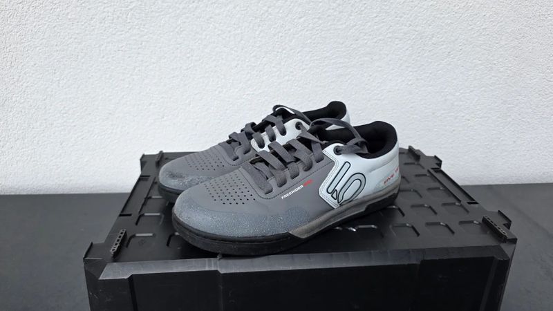 Five-ten freeriderpro 46 , kestrel boa 44 1/2