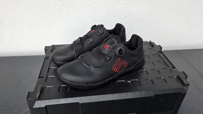 Five-ten freeriderpro 46 , kestrel boa 44 1/2