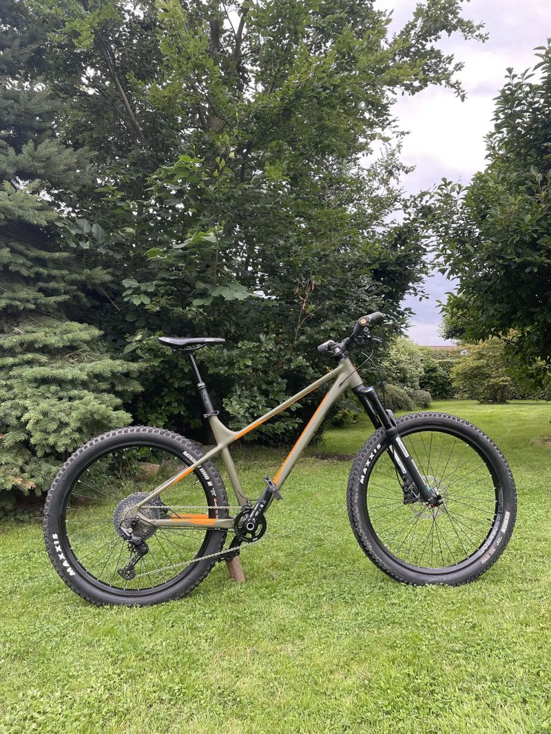 QAYRON SPYRO Q 18,5"