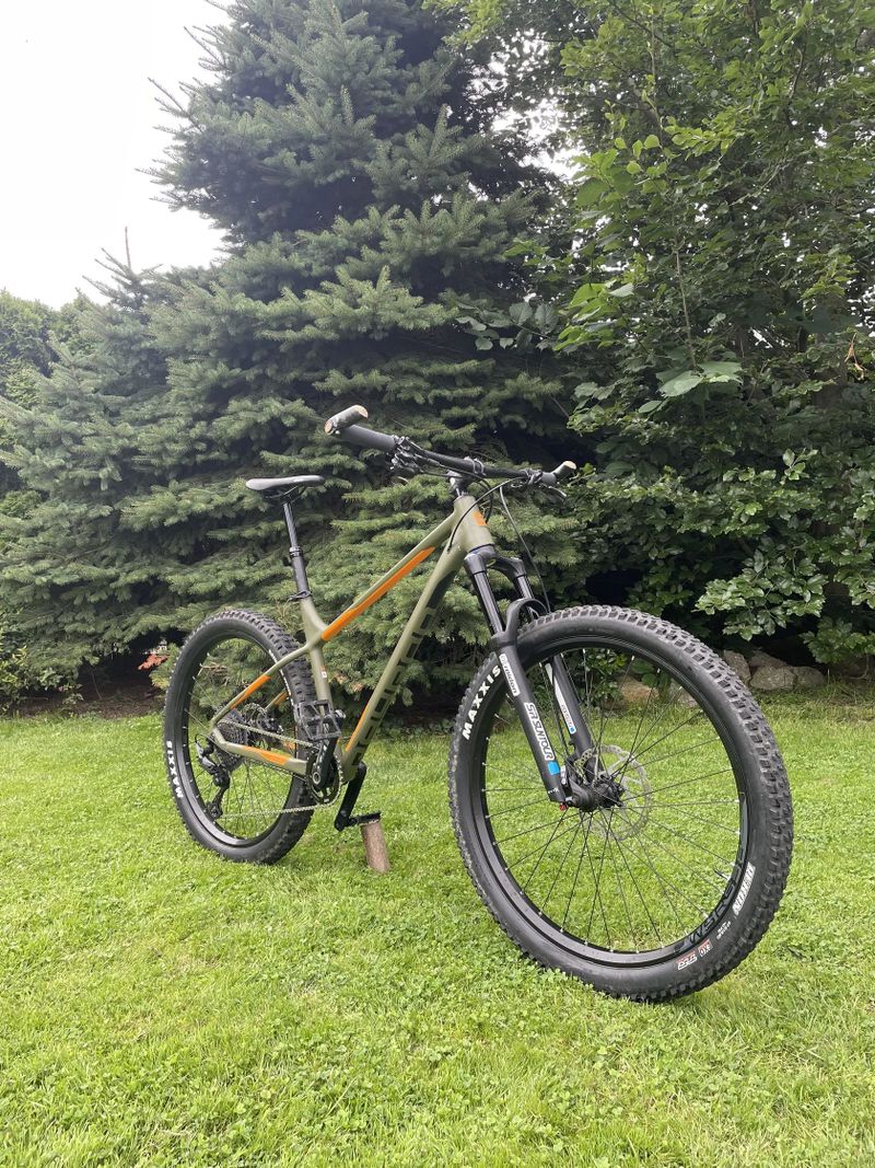 QAYRON SPYRO Q 18,5"