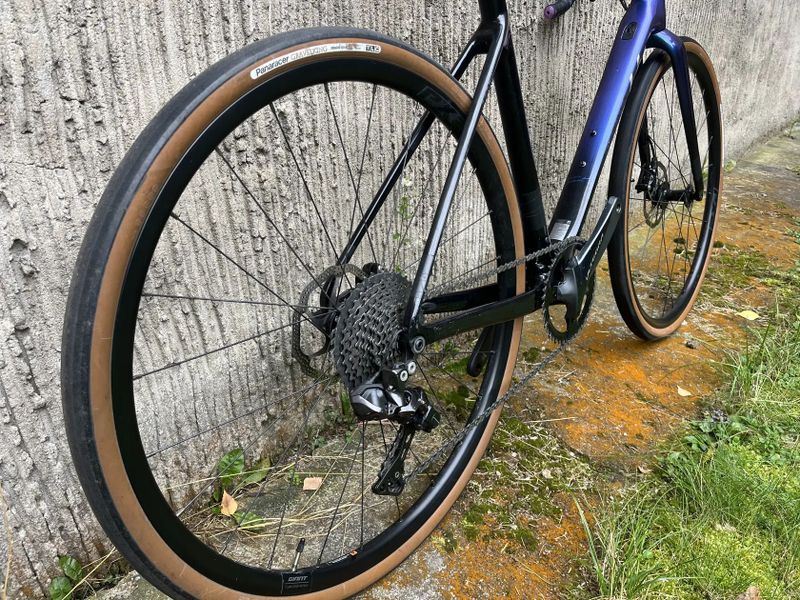 cyklokrosové kole Giant Liv vel M shimano Di2