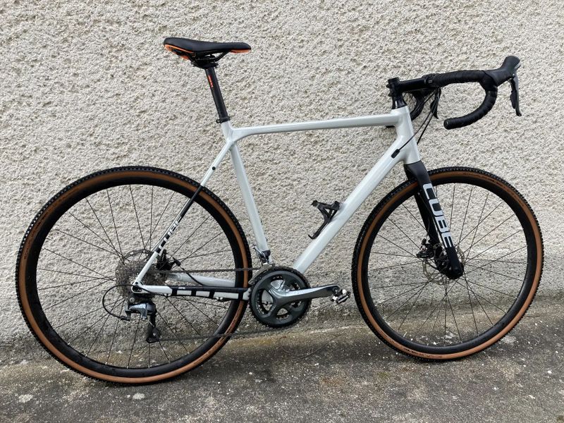Cube cross race