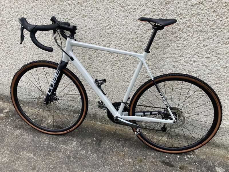 Cube cross race