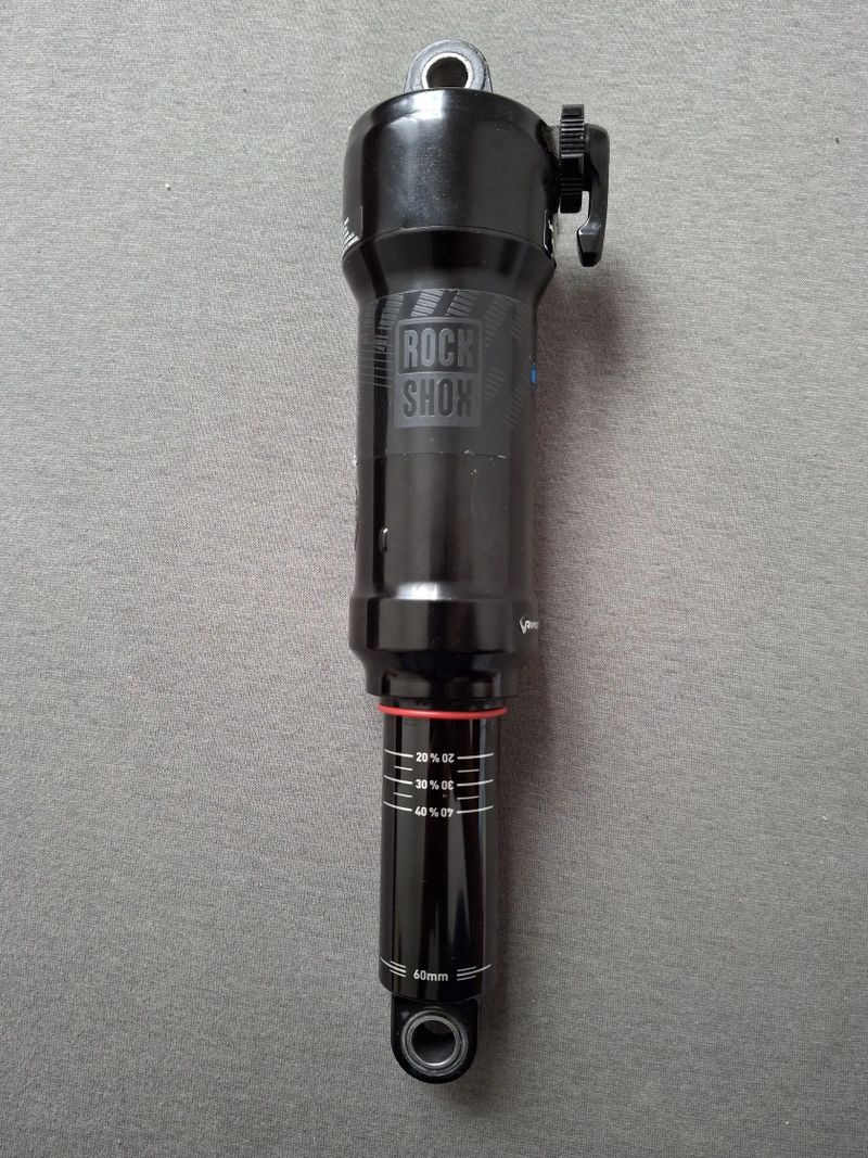 Tlumič RockShox Deluxe RT 230x60