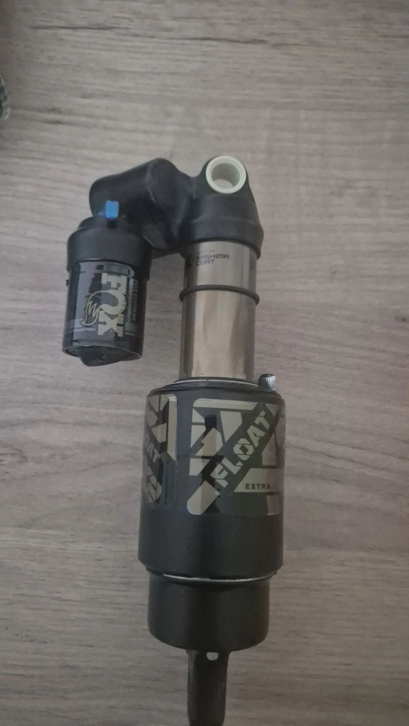 Fox Float X2 Factory Lockout tlumič M210x55 mm