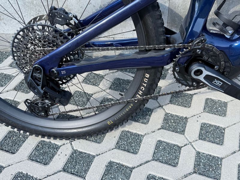 Specialized Levo Pro gen 4 velikost S4/L nájezd 800Km pěkný stav možný odpočet DPH na firmu