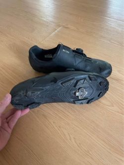 Tretry Shimano XC300