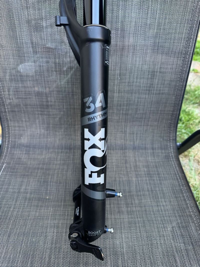 FOX Rhythm 34 zdvih 120, pro 29" i 27,5" kola.