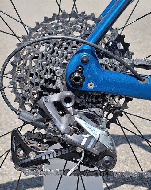 MERIDA SILEX+ 6000 Glossy Ocean Blue(Black), velikost L