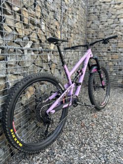 Custom build Commencal Clash