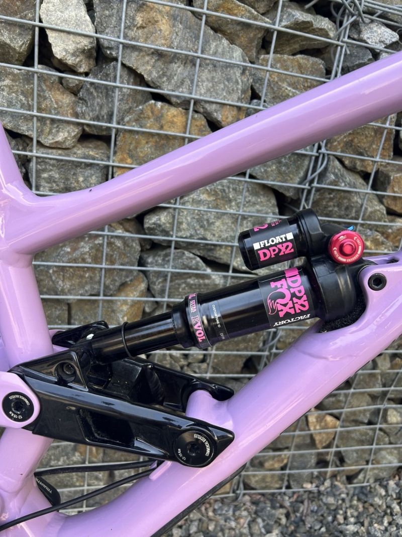Custom build Commencal Clash