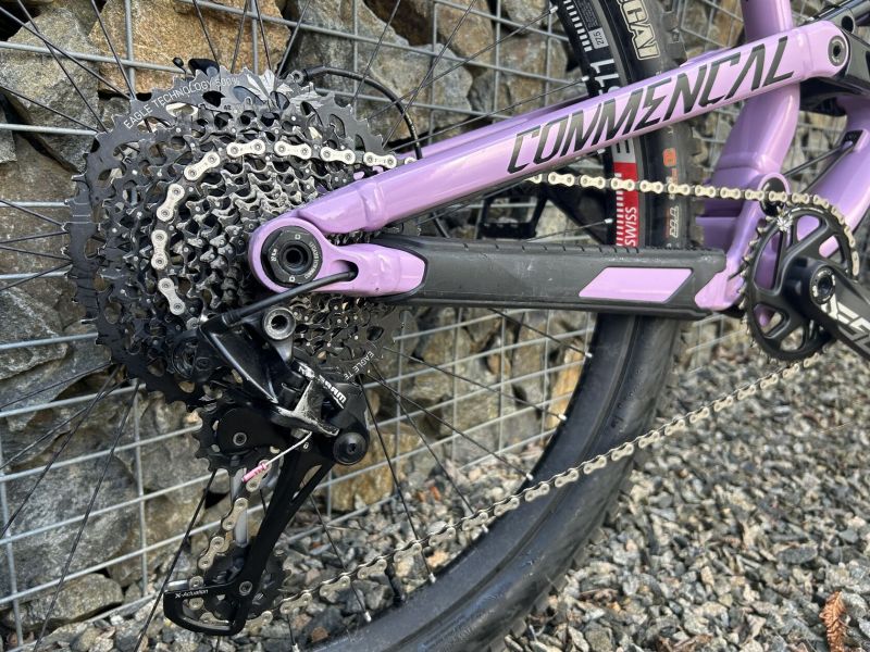 Custom build Commencal Clash