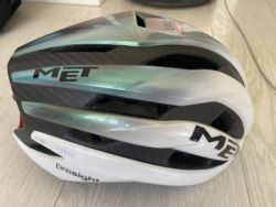 Met Trenta 3K carbon Team UAE