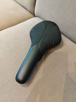 Gravelové sedlo Fizik Antares R7 sundané z nového kola