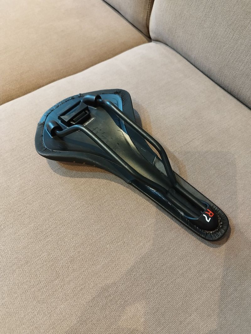 Gravelové sedlo Fizik Antares R7 sundané z nového kola