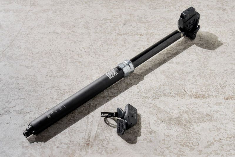 rock shox reverb axs 30,9 , 440 mm, 150 travel , ovladač, baterie 