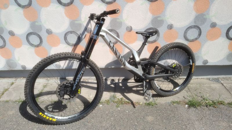 Canyon Sender CFR underdog velikost M předělaný na mullet 29“/27,5“