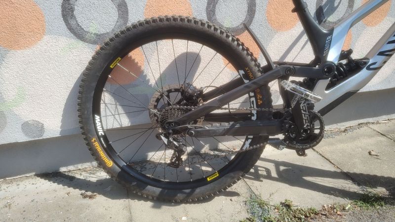Canyon Sender CFR underdog velikost M předělaný na mullet 29“/27,5“