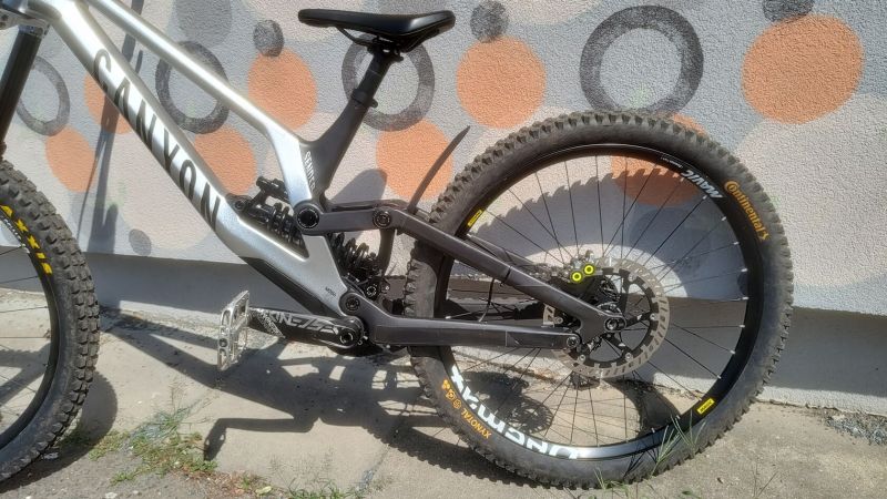 Canyon Sender CFR underdog velikost M předělaný na mullet 29“/27,5“