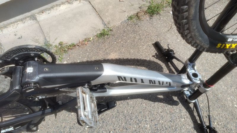 Canyon Sender CFR underdog velikost M předělaný na mullet 29“/27,5“