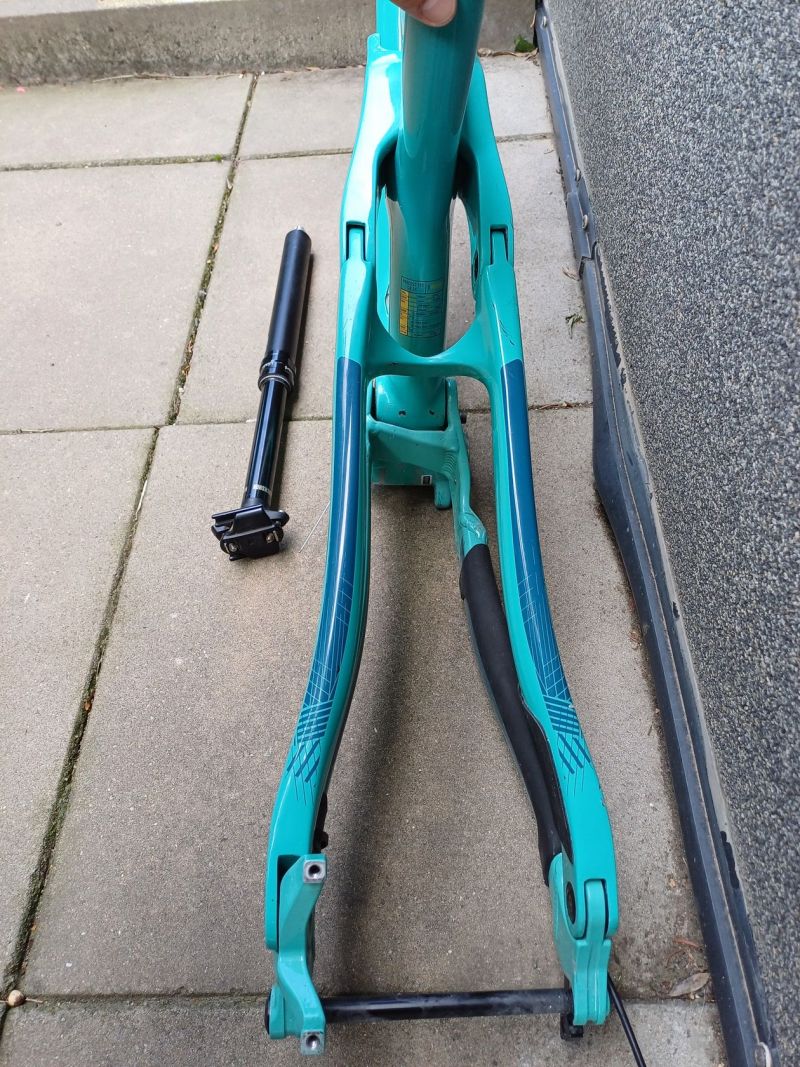 Prodám karbonový rám Kona Process 153 CR 29 velikost M +sedlovka RS Reverb