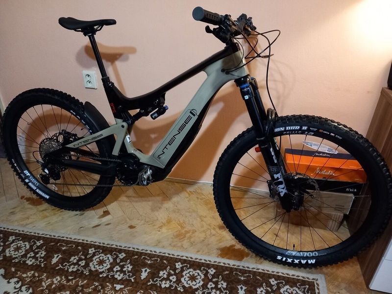 Intense Tazer Pro Carbon vel. L