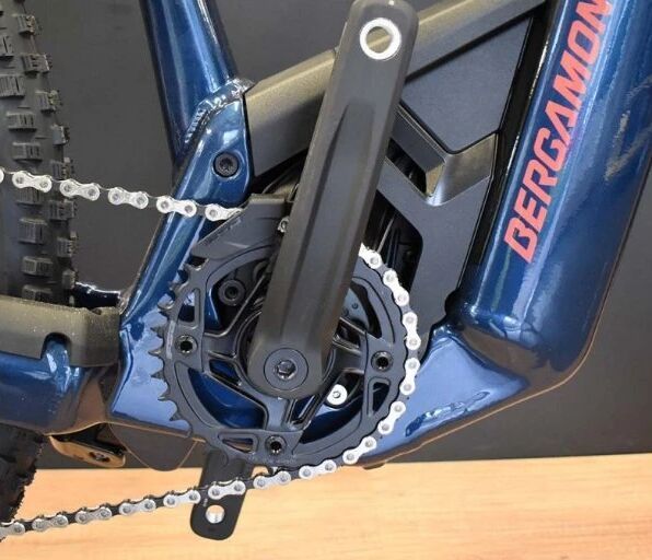 Bergamont E-Revox Premium Sport FMN, Bosch 750Wh, dámské horské elektrokolo