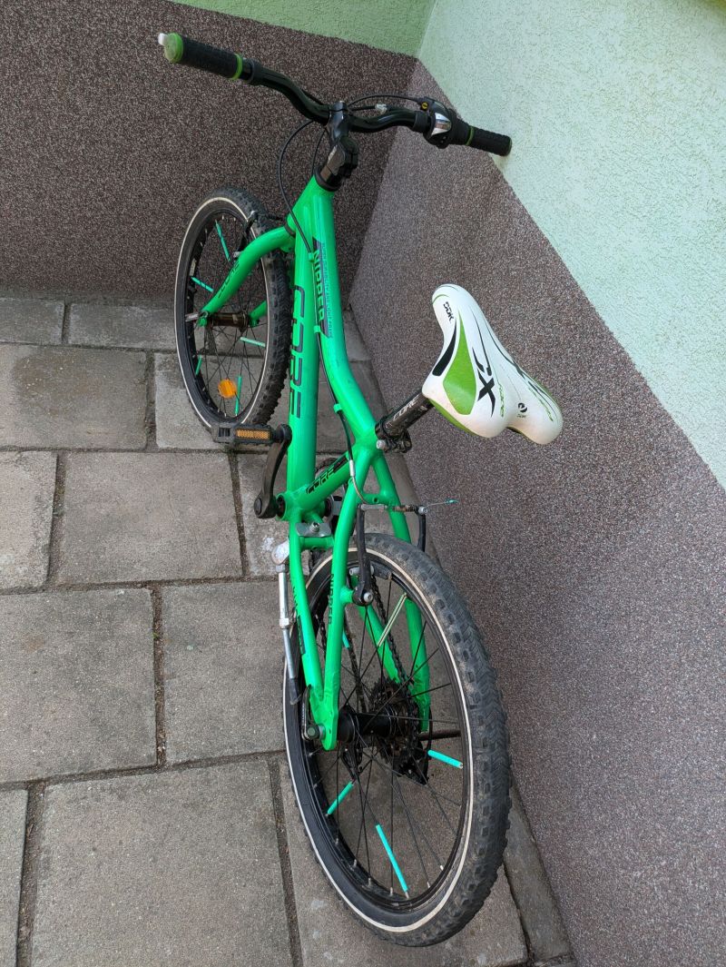 Lehké dětské kolo Core Nipper 20"