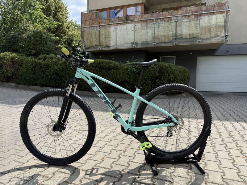 Prodám dámské horské kolo Trek Marlin 6 WSD (2020)