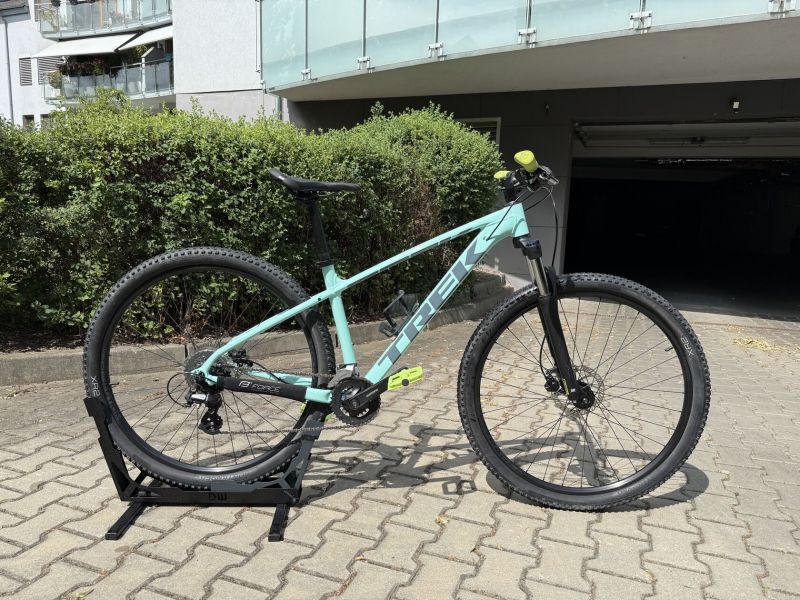 Prodám dámské horské kolo Trek Marlin 6 WSD (2020)
