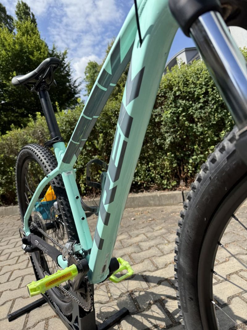 Prodám dámské horské kolo Trek Marlin 6 WSD (2020)
