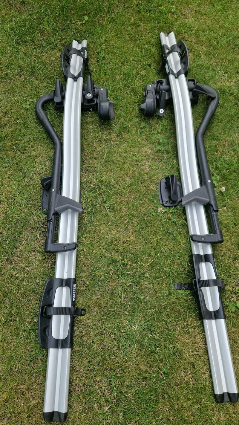 Thule nosice kol - 2 kusy