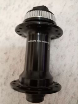 přední náboj SHIMANO HB-RS470