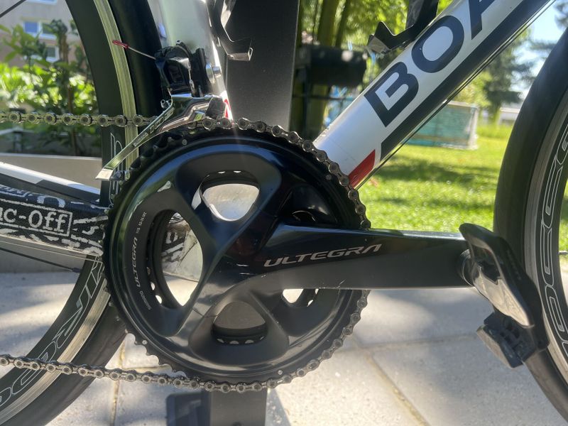 Boardman Team Carbon – Ultegra/105, Campagnolo Scirocco, výborný stav